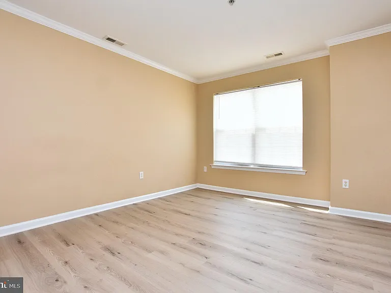 342 Nicholas Dr — Photo 13