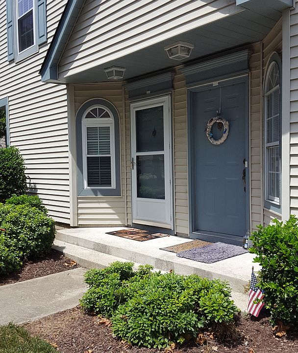 1st image of 4977 Adelia Dr