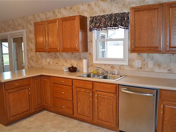 4th image of 386 Southfork Dr