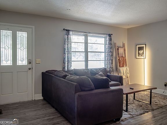 4th image of 411 College Blvd