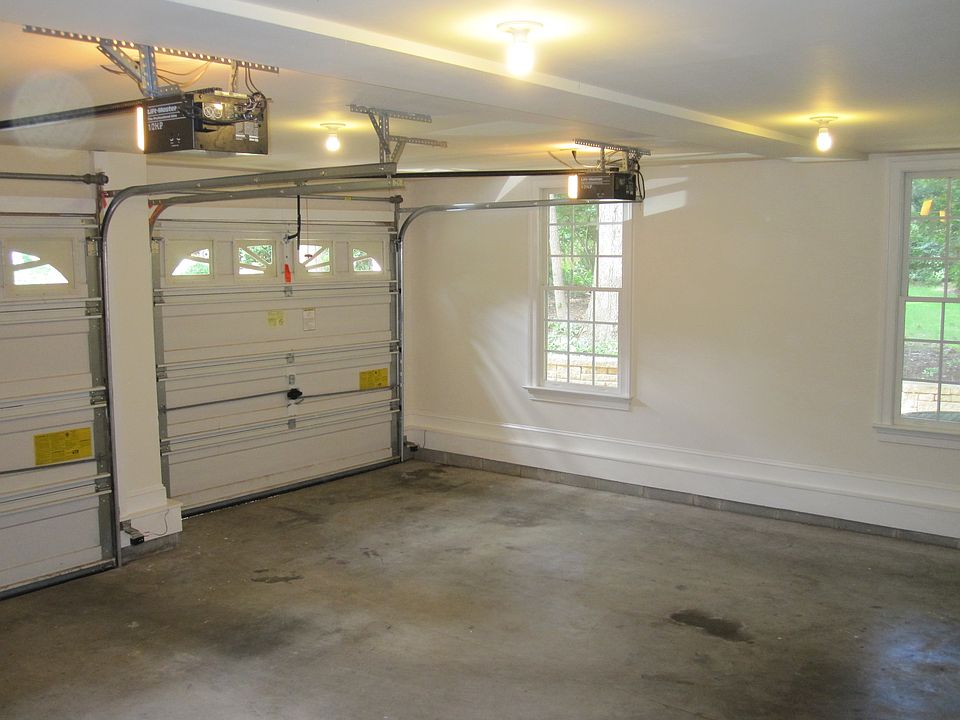 1st image of 120 Mill View Cir