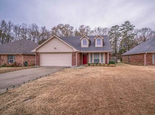 2 Oak Run St, White Oak, TX 75693