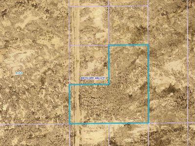 10th St W, Lancaster, CA, 93535