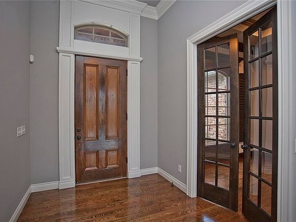 2nd image of 10836 Rosehaven Ln
