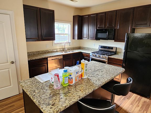 5th image of 125 Bay Leaf Dr