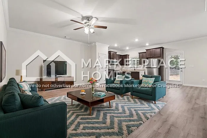 4 bed, 2.5 bath, 1807 sqft, $1,995 — Photo 4
