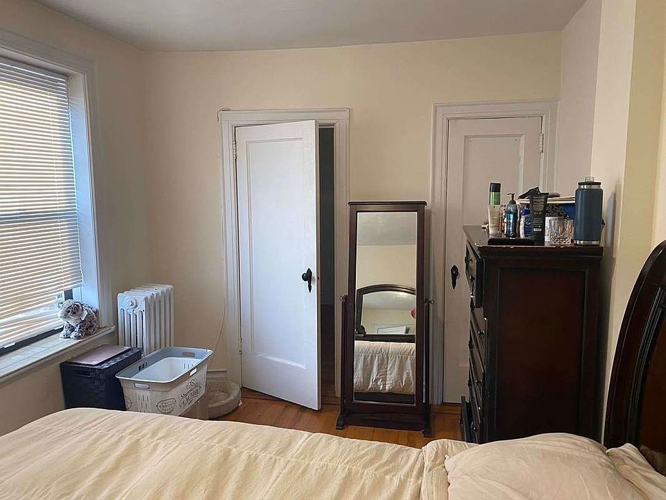 1st image of 124 Parrott Pl #4