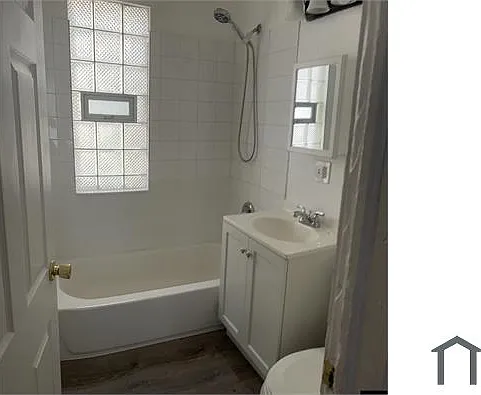 7957 S Prairie Ave #1 — Photo 4