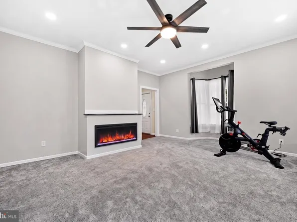 999 E Norwegian St, Pottsville, PA 17901