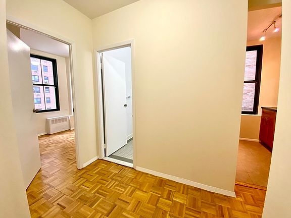 4th image of 1480 York Ave APT 3a