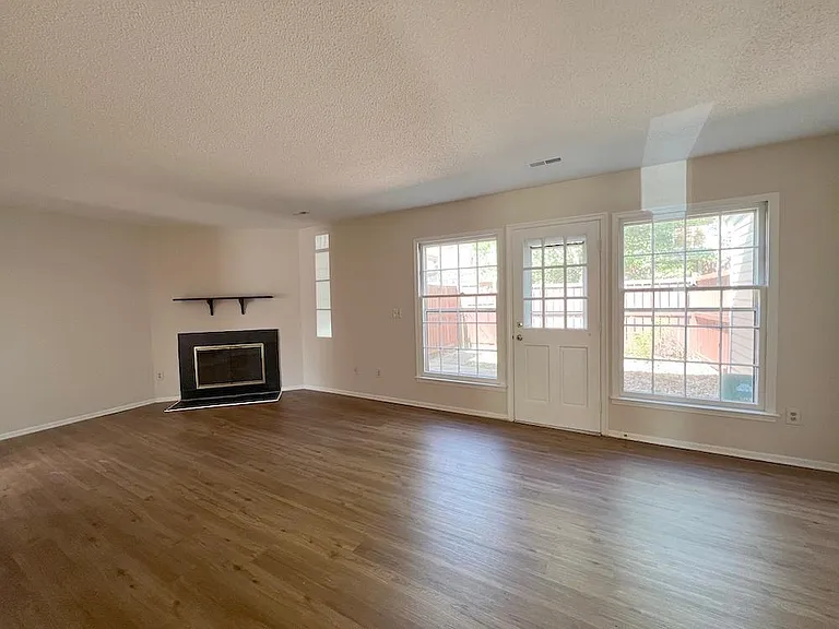 3992 Valley Ct #C — Photo 14