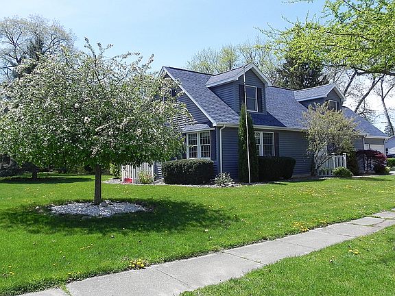 2nd image of 224 N Lakeview Ave