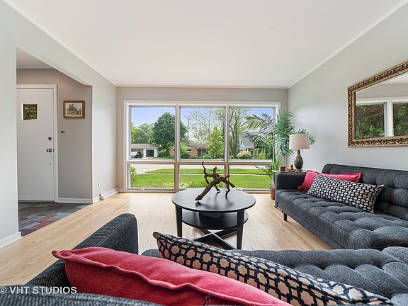 3rd image of 336 Indian Dr
