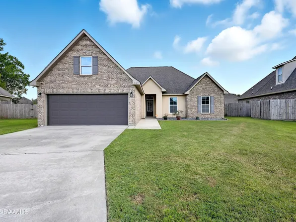 202 Valcour Pl, Youngsville, LA 70592
