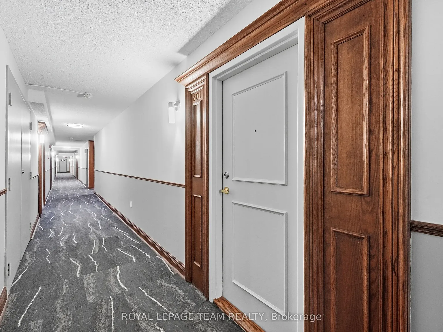 Queen Elizabeth Towers — Photo 4