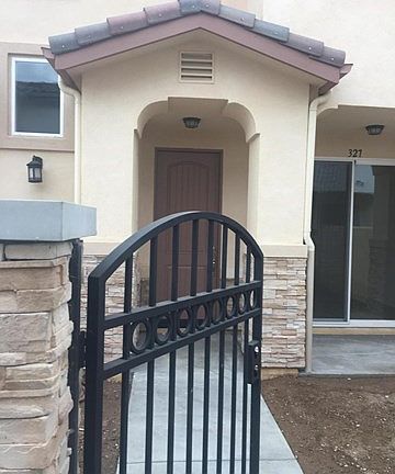327 Newbury Front shot