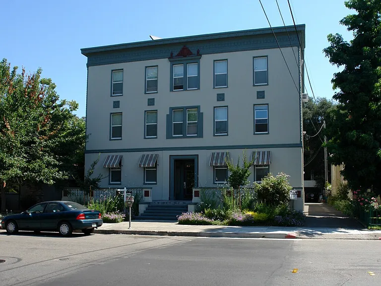 526 B St #H — Photo 1