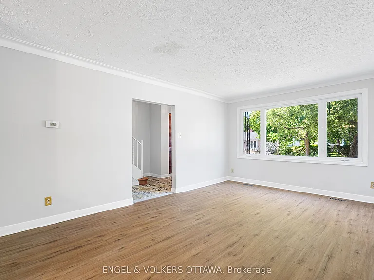 1402 Kilborn Ave — Photo 9