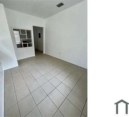 2152 SW 14th Ter #1 — Photo 4