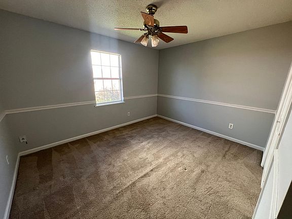 5th image of 5226 Fairview Ave