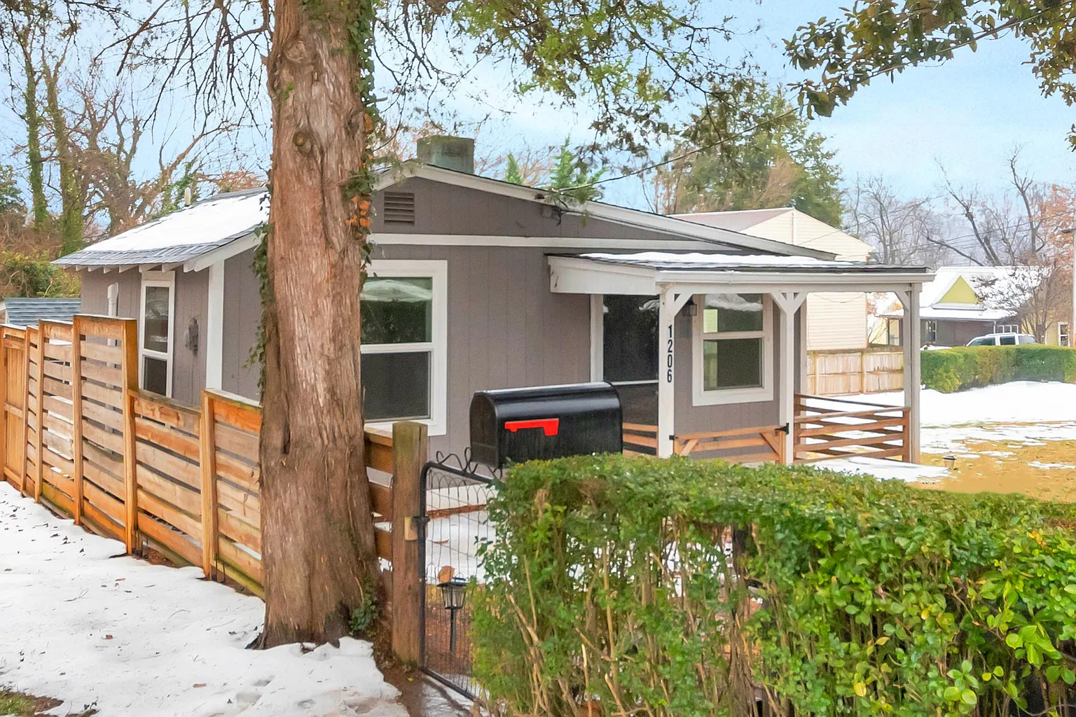 1206 Monticello Ave photo 1
