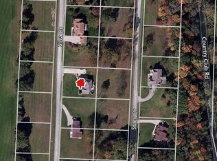 22 Country Club Mnr, Cadiz, OH 43907
