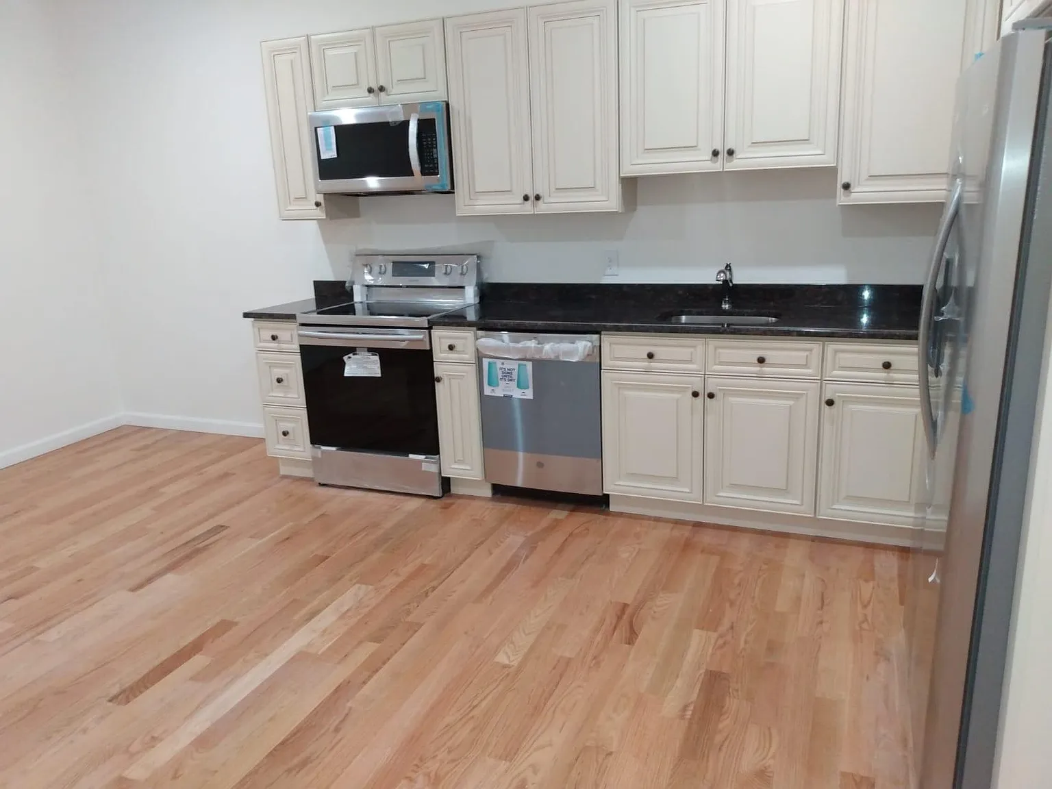 2 bed, 1100 sqft, $2,000 — Photo 1