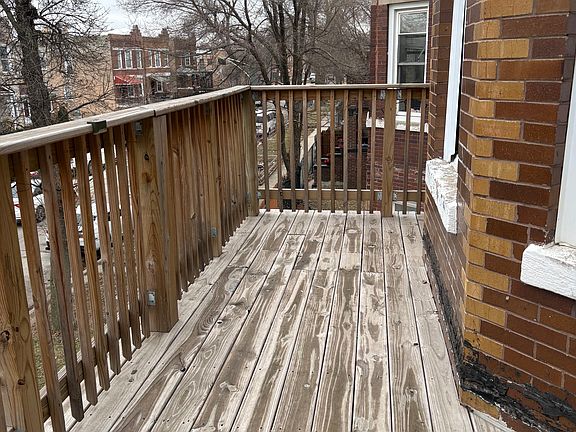 3rd image of 842 N Avers Ave #G