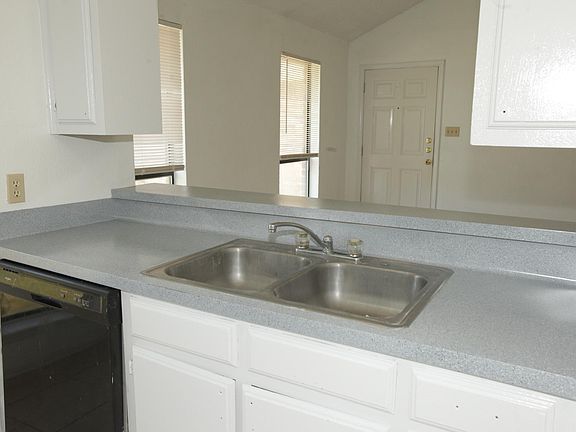 4th image of 1409 Hermitage Dr