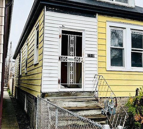 2nd image of 7149 S Honore St
