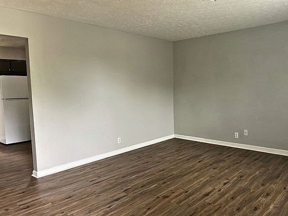 5th image of 780 Garrison Dr