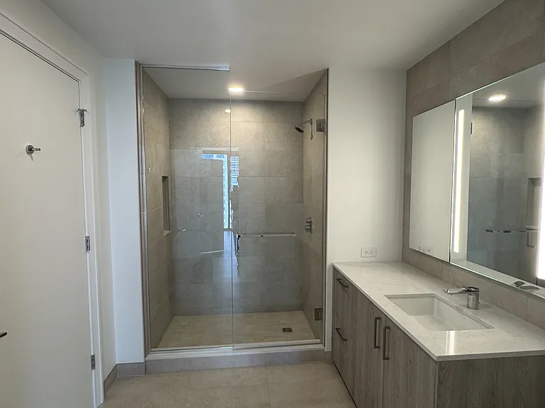 211 N Harbor Dr #1005 — Photo 5
