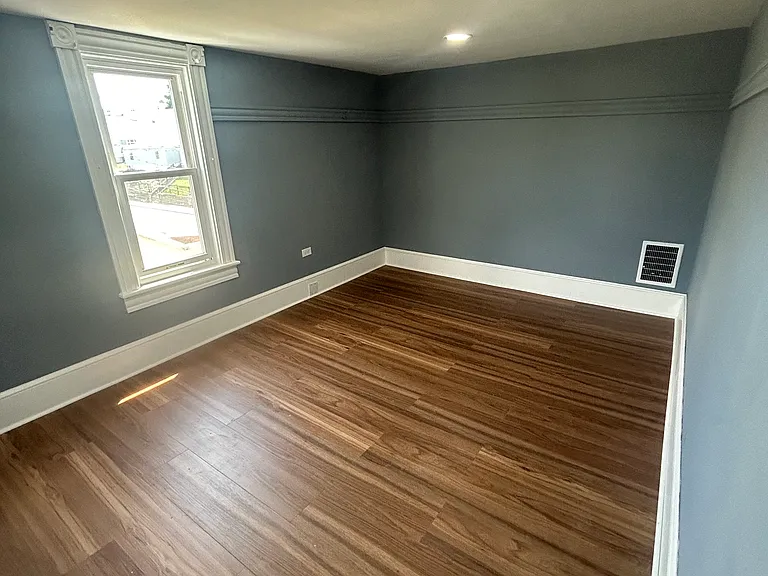 106 Center Ave — Photo 13