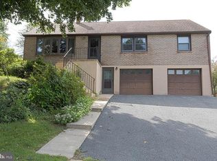 818 Rhodora Ave, Reading, PA 19605