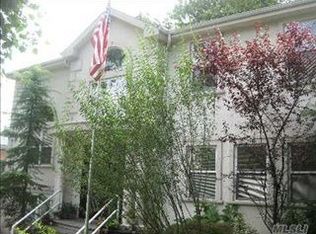 8 Old Mill Rd, Great Neck, NY 11023