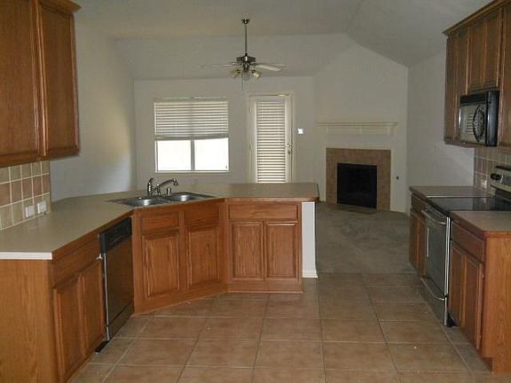 3rd image of 1363 Clearwater Dr