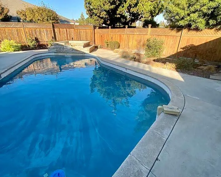 801 Runyan Dr — Photo 3