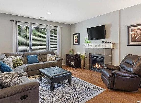 5th image of 2106 57th St SE