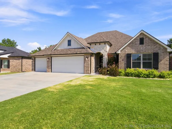 8457 Spring Creek Ct, Claremore, OK 74019