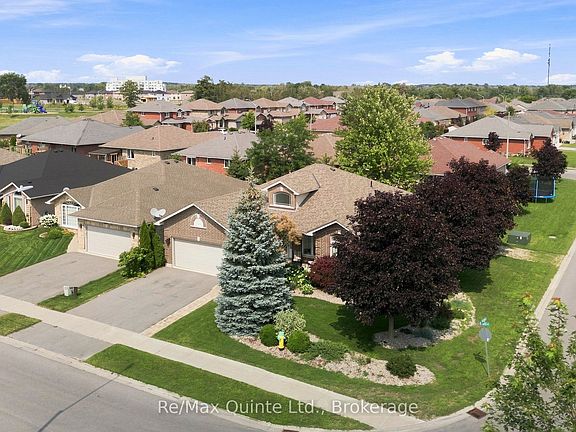 2nd image of 31 Essex Dr
