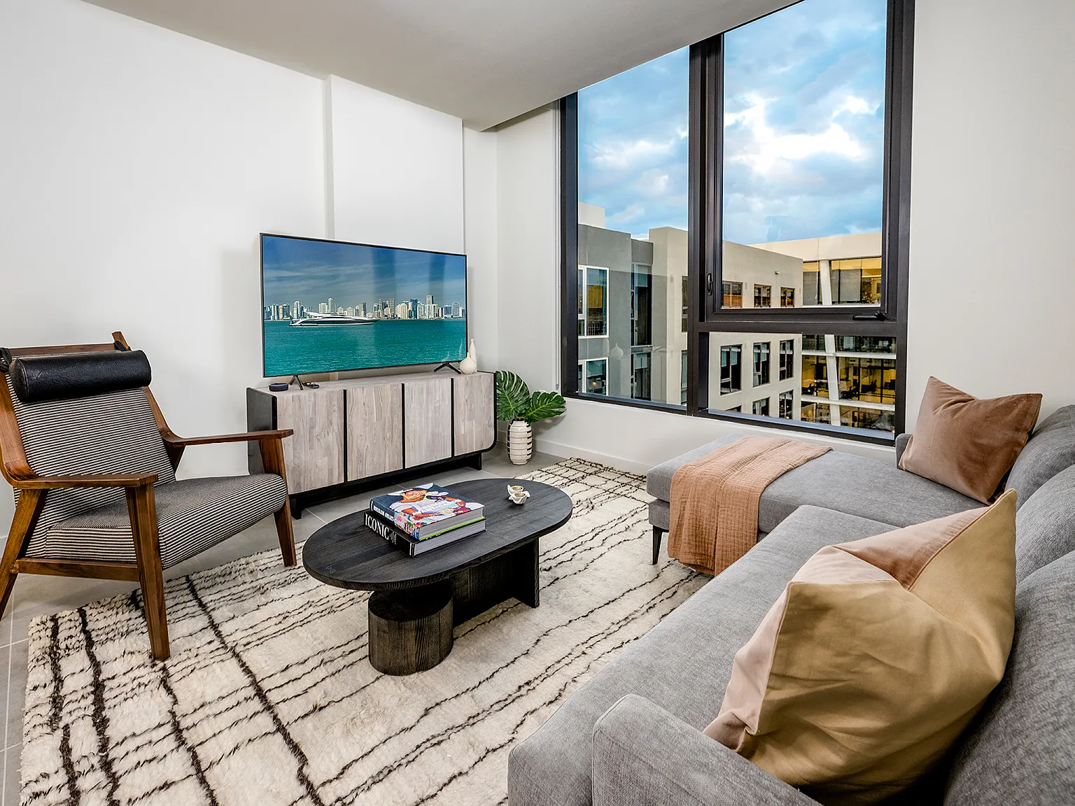 1 bed, 646 sqft, $2,069 — Photo 4