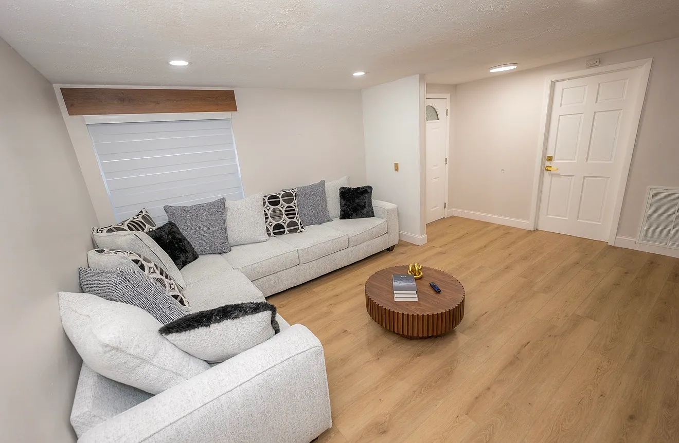 4 bed, 1552 sqft, $4,800 — Photo 3