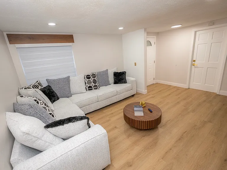 6820 Fountain Ave — Photo 3