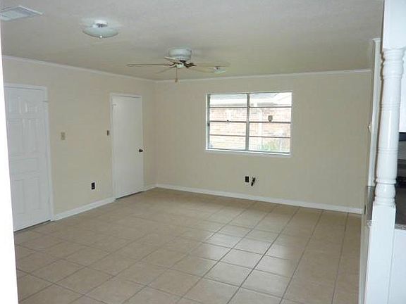 4th image of 233 Willowbrook Dr
