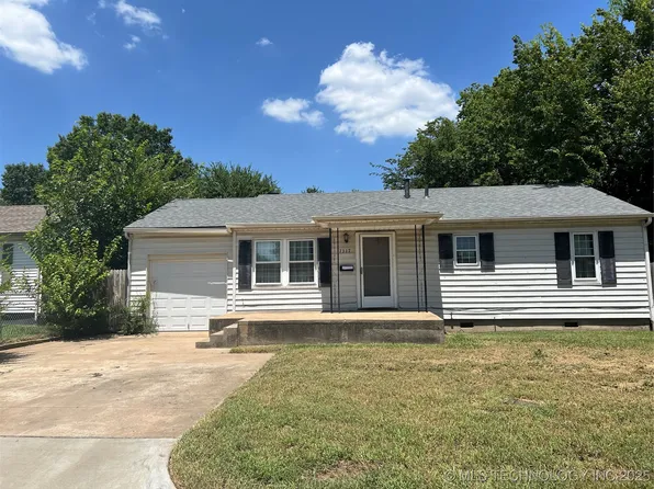 7317 E King Pl, Tulsa, OK 74115