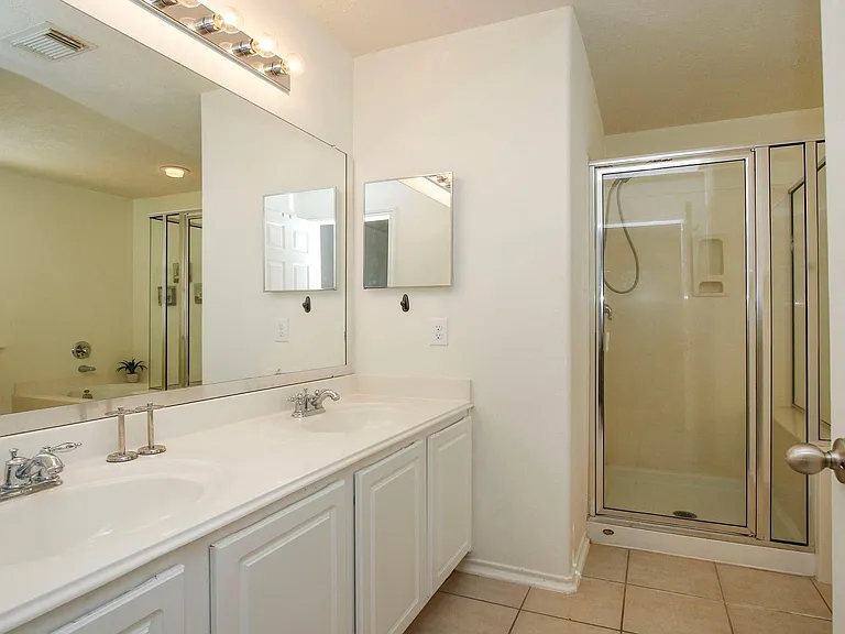 191 N Burberry Park Cir — Photo 19