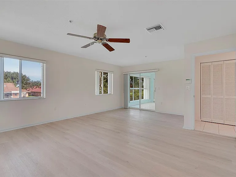 5876 Regal Glen Dr #201 — Photo 28