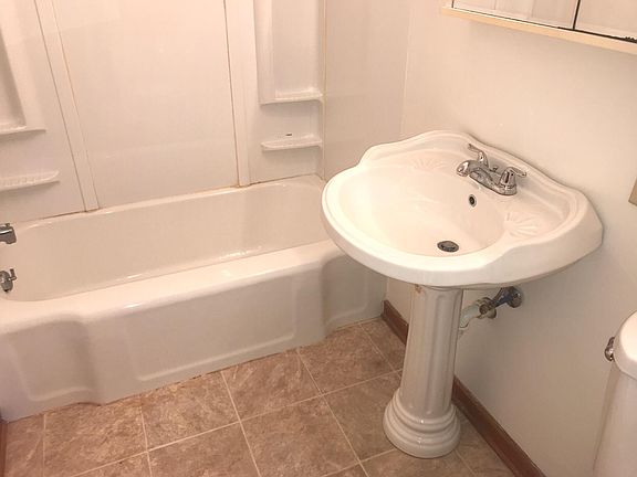 5th image of 30 E Harvey St