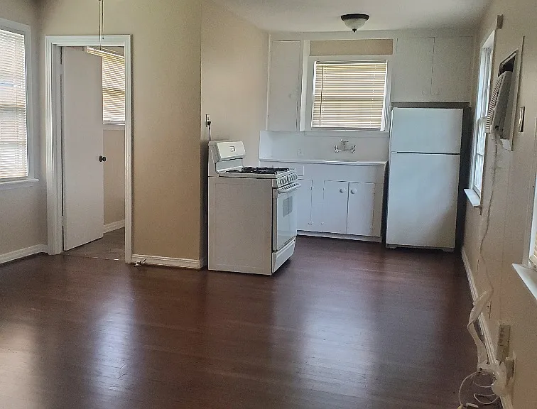 4321C Hain St — Photo 3