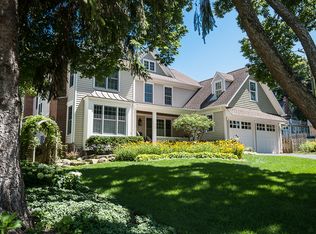 428 Windsor Ter, Libertyville, IL 60048